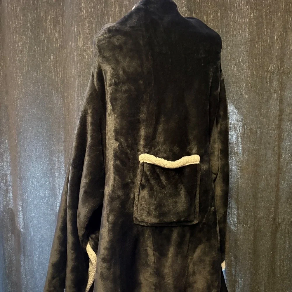 Catalonia wearable dark
